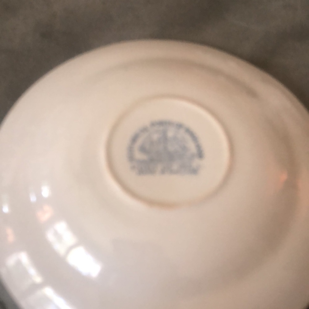 English Dessert set-12 cups, 9 saucers, 6 dessert plate, sugar/creamer - Picture 5 of 8